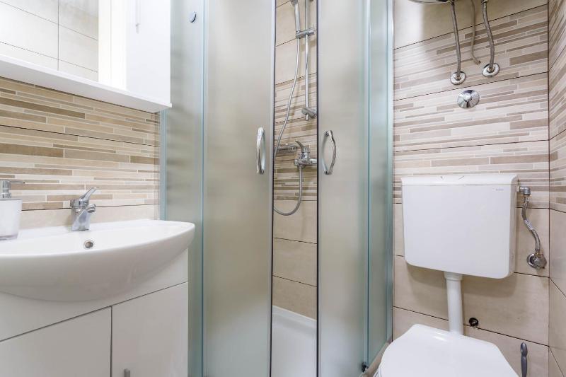 Apartment Mirela - image 18