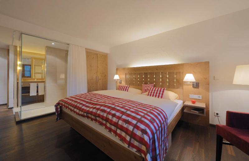 Superior Double Room image 3