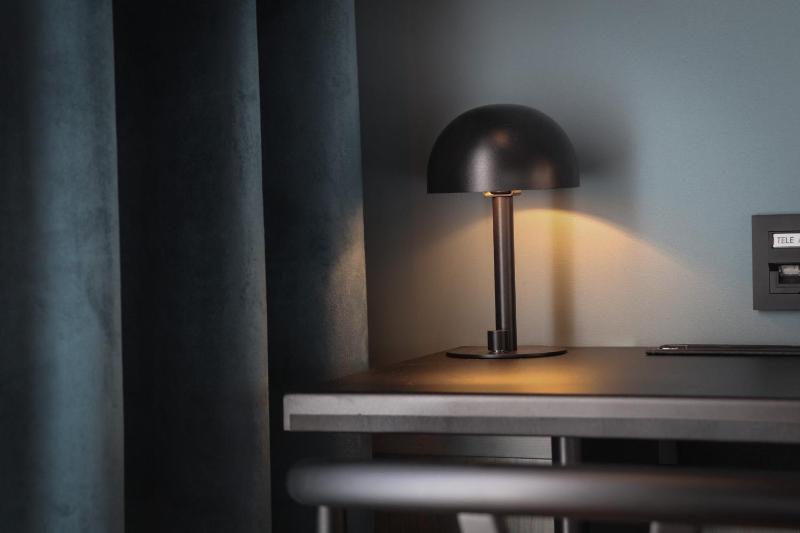 Superior King Room image 4