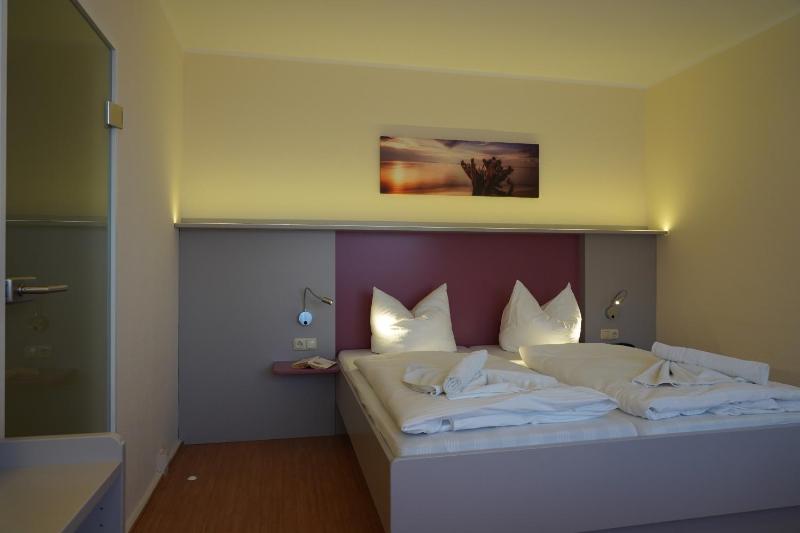 Superior Double Room with Balcony image 1