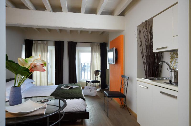 Deluxe Studio with View  image 2