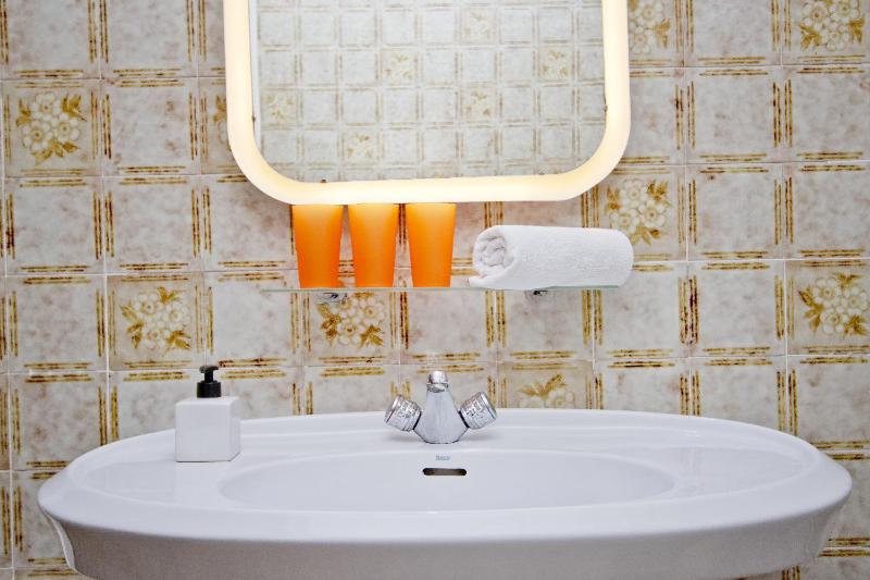 Double or Twin Room image 3