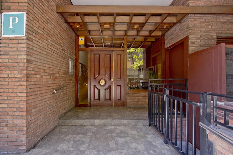 Barcelona City Seven Hostal - image 2