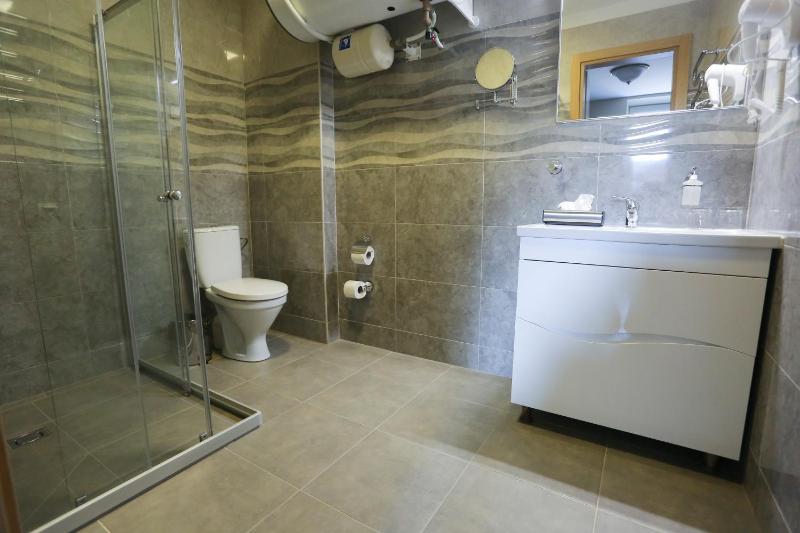 Double or Twin Room with Shower image 2