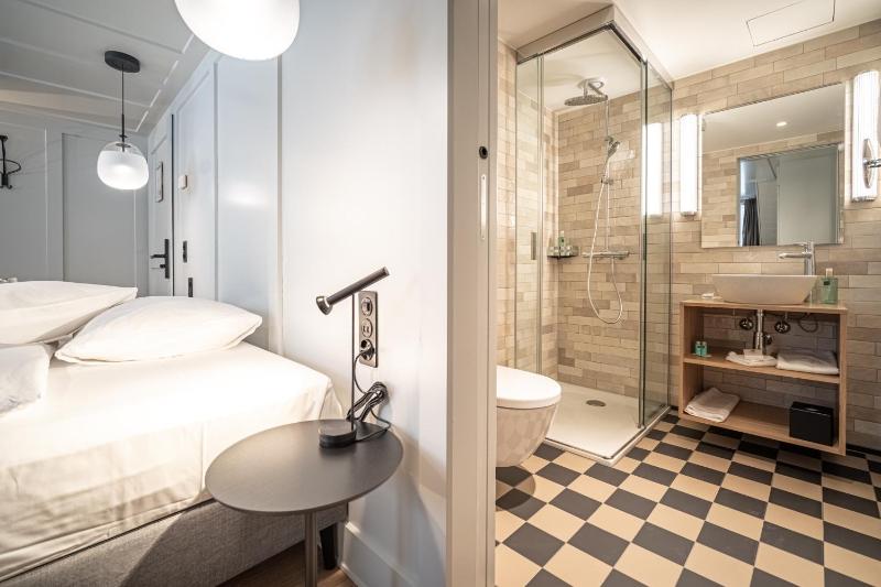 Boutique Room Annex image 4