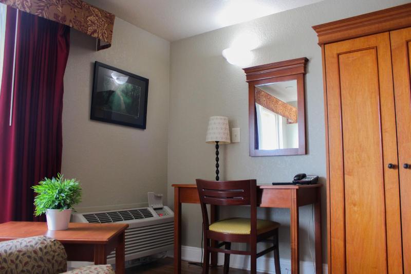 King Room image 2