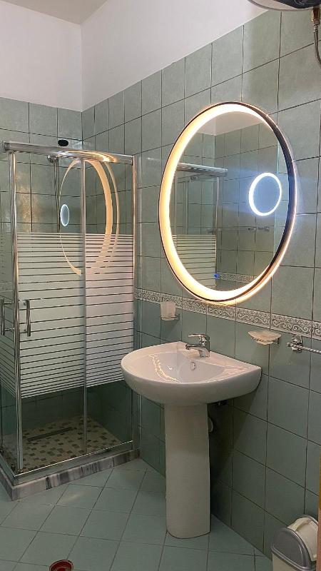 One-Bedroom Apartment image 2