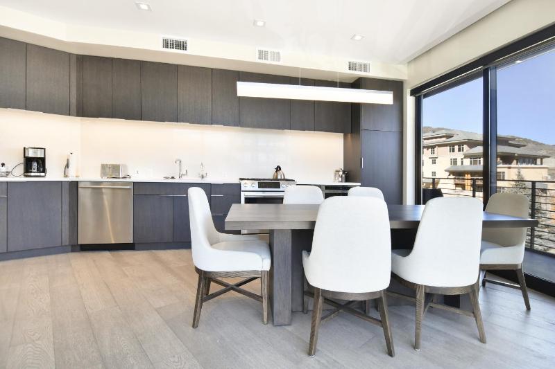 Luxury 2 BR in Canyons Village - Walk to Slopes - image 20