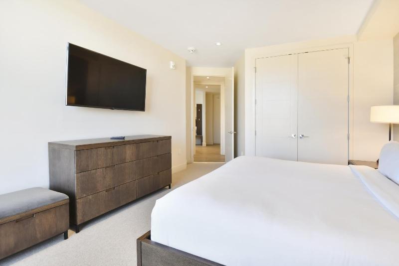Luxury 2 BR in Canyons Village - Walk to Slopes - image 2