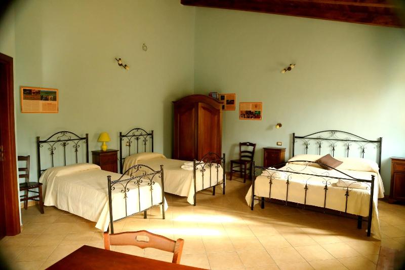 Quadruple Room with Private Bathroom image 3