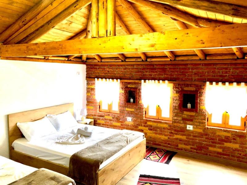 One-Bedroom Apartment image 3