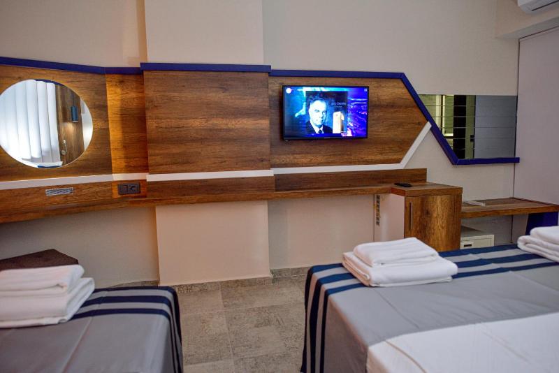 Double or Twin Room image 2