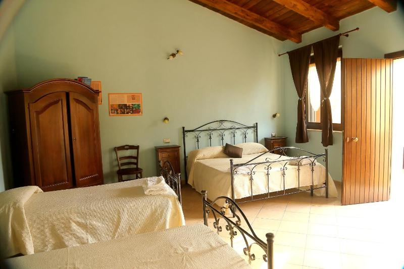 Quadruple Room with Private Bathroom image 4