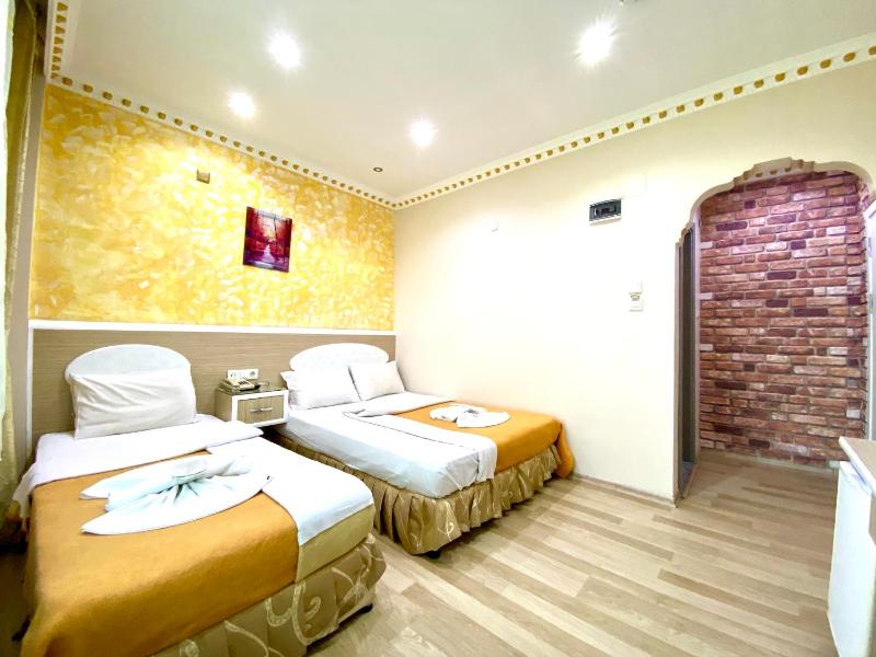 Standard Double Room image 4