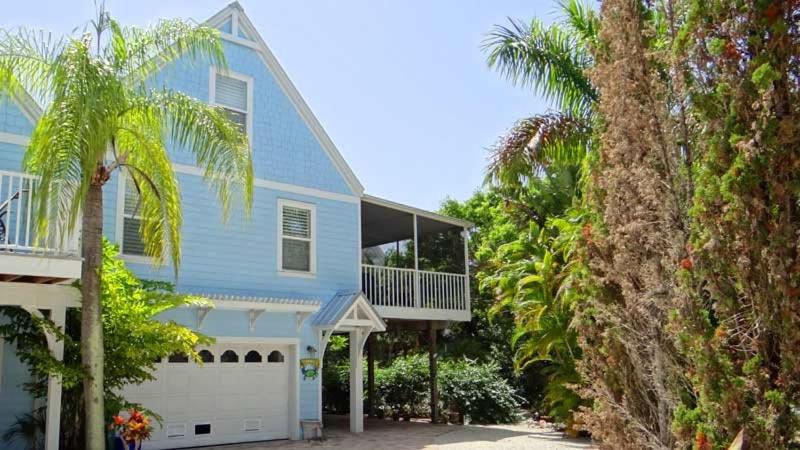 Three-Bedroom House image 1