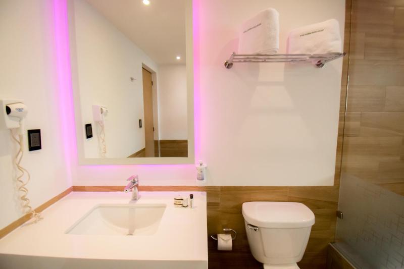Hotel Catalina - image 9
