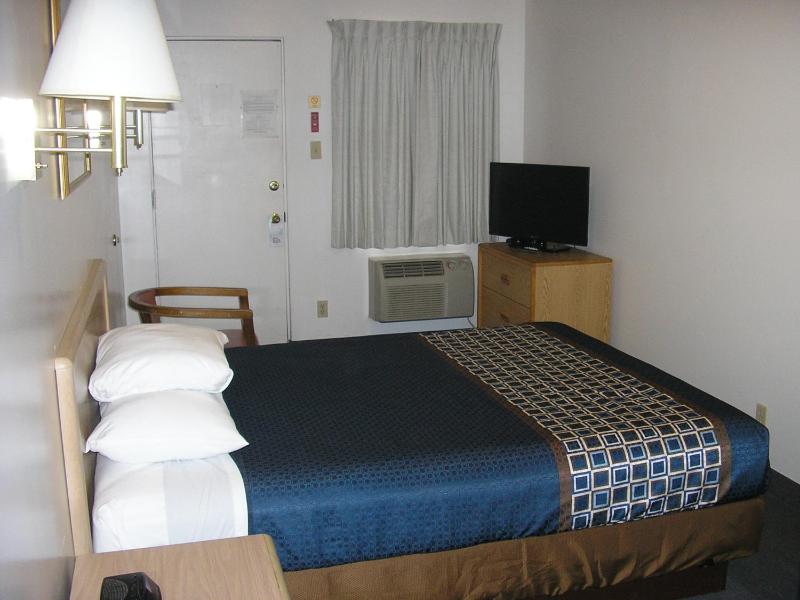 Budget Double Room image 2