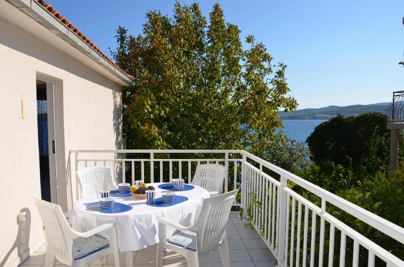 Two-Bedroom Apartment with Balcony and Sea View image 1