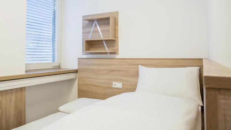 Single Room image 2