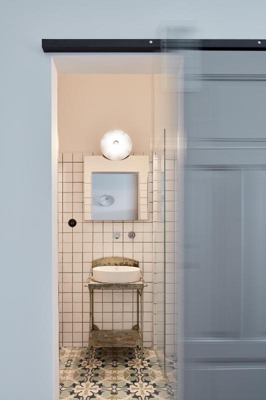 Double Room image 3