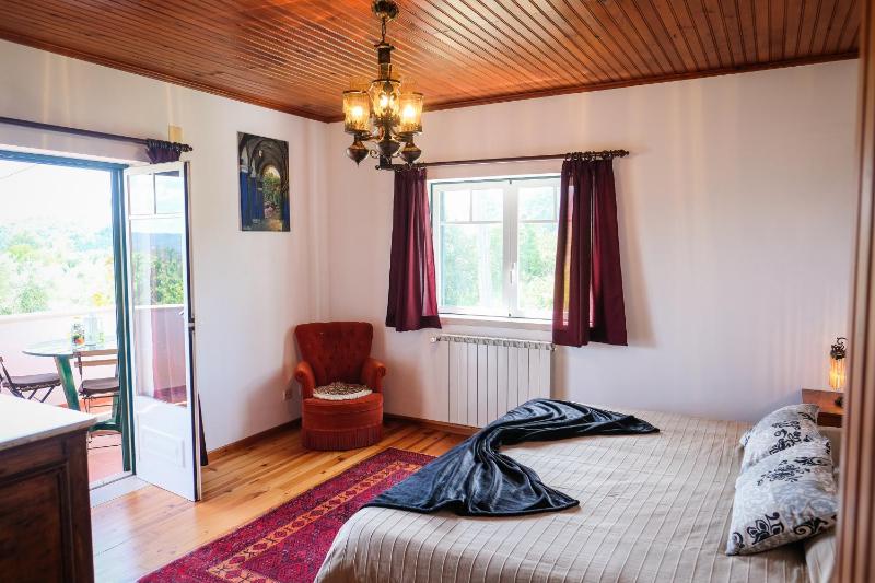 Deluxe Double Room with Balcony image 3