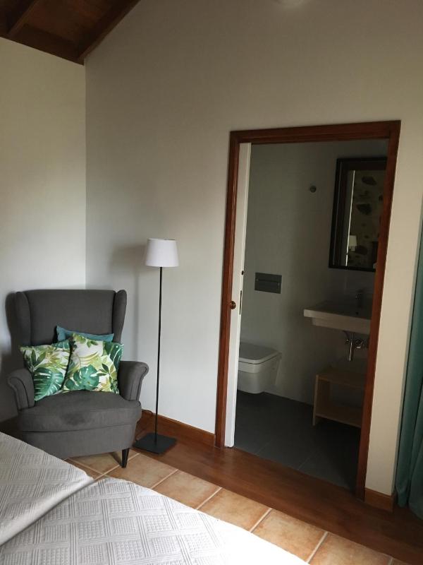 Budget Twin Room image 2