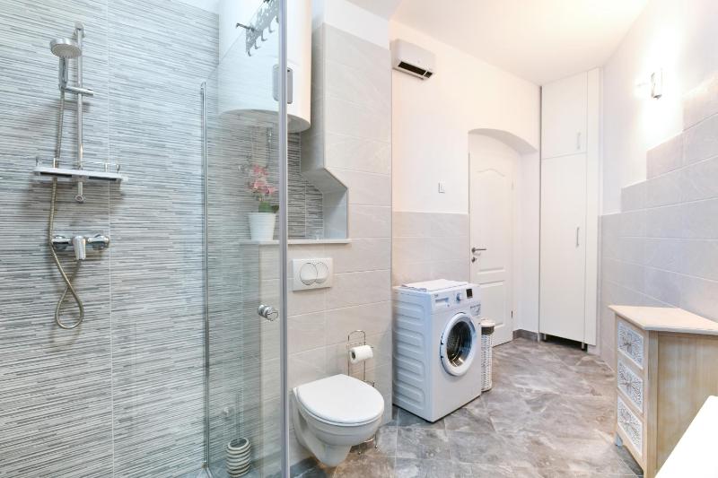 Apartment Rosenberger Opatija center with parking - image 9