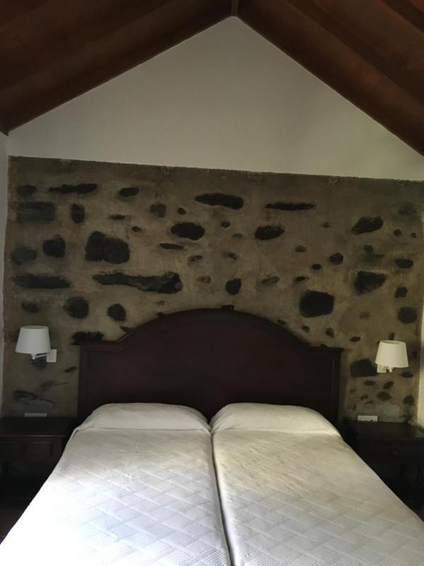 Budget Twin Room image 4