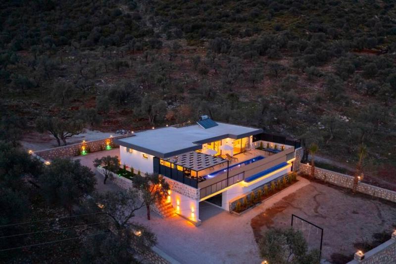 Corleone - Modern Villa with Jacuzzi in Kalkan - image 7