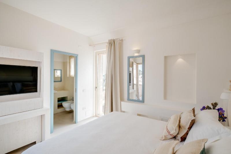 Superior Double Room image 3
