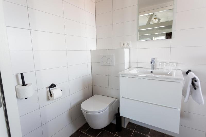 Standard Twin Room image 2