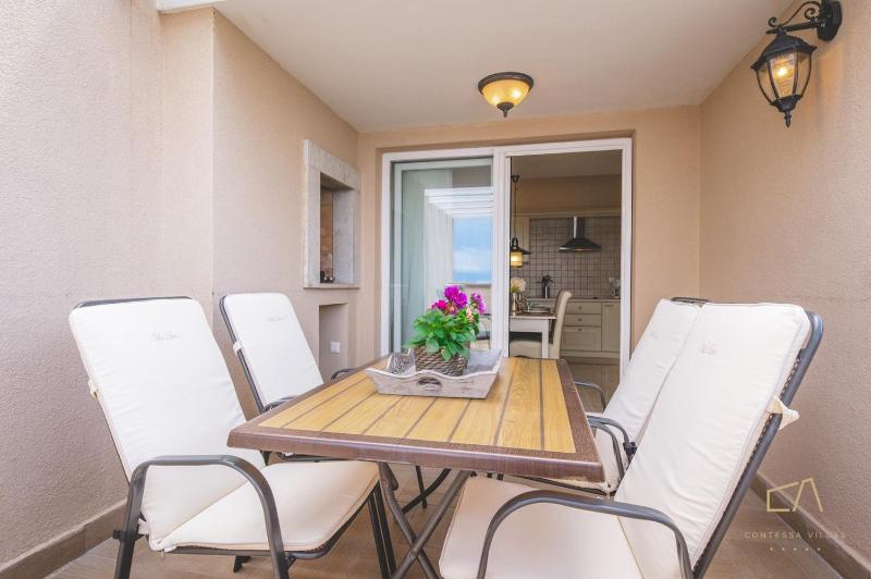Apartment with Balcony image 4