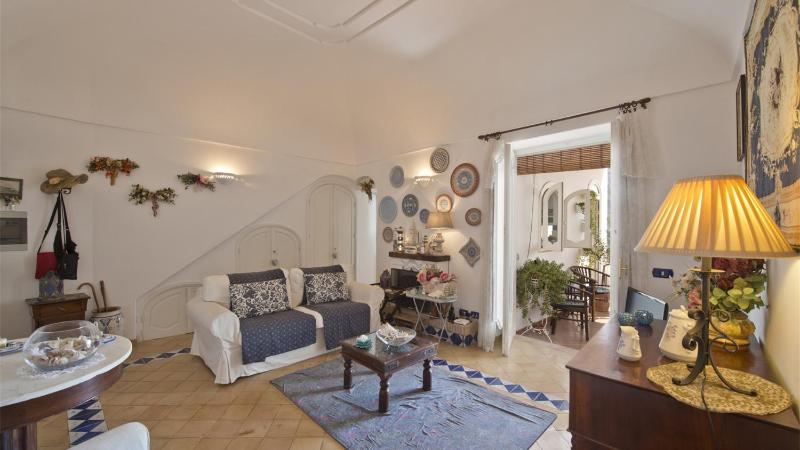 CASA NOEMI 4&2 Emma Villas - image 2