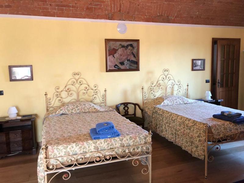 Deluxe Double Room with Extra Bed image 1