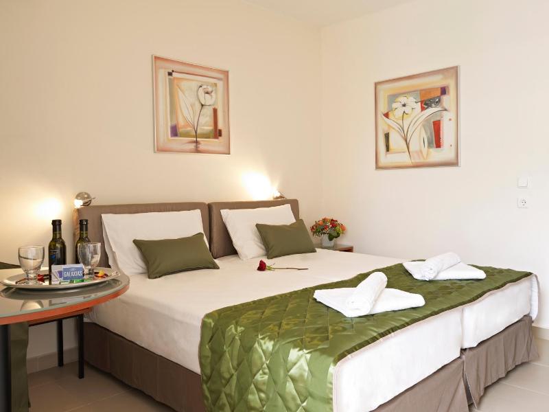Standard Room with Extra Bed image 4