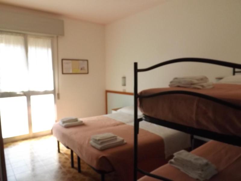 Superior Quadruple Room image 4