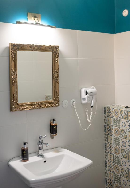 Studio Apartment image 3