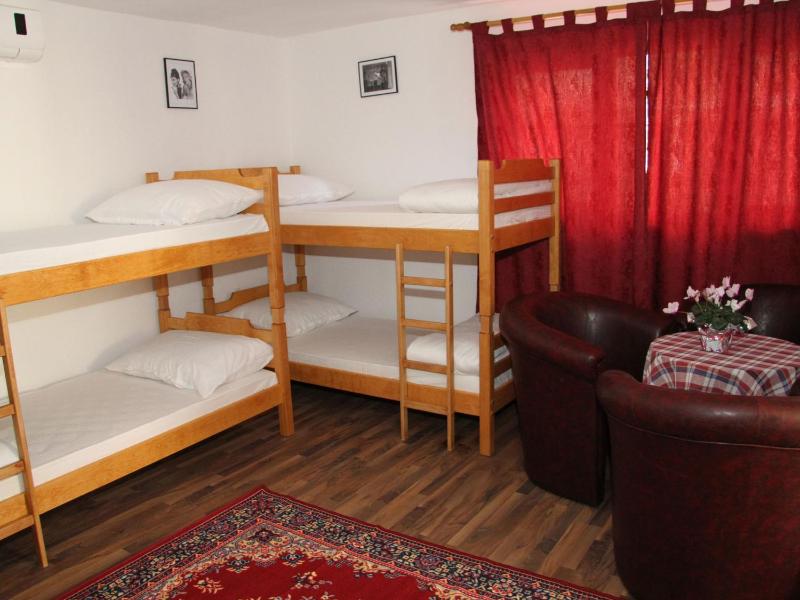 Bed in 4-Bed Dormitory Room image 1
