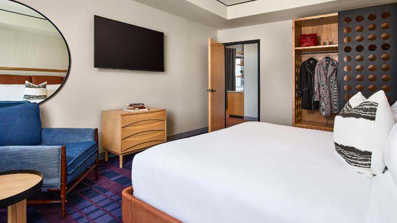King Suite image 3