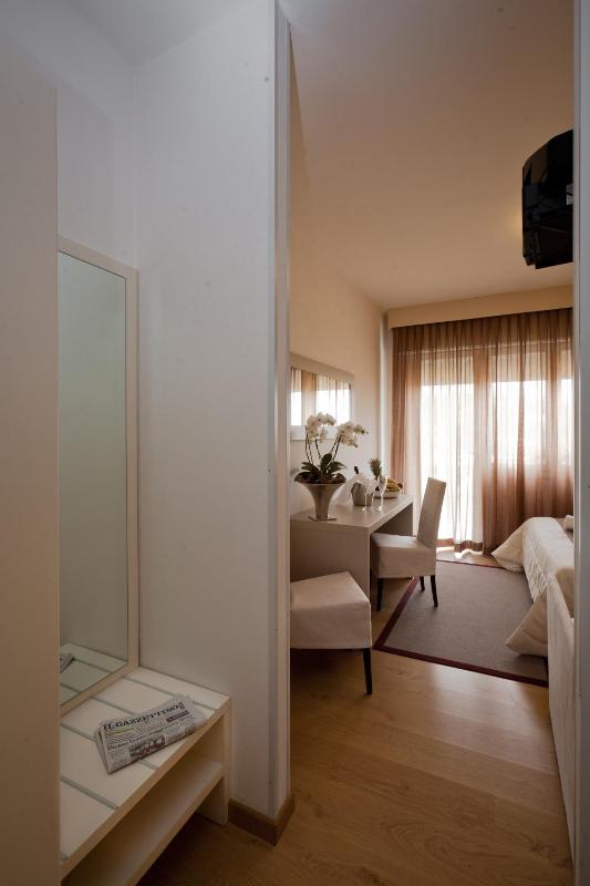 Triple Room image 1