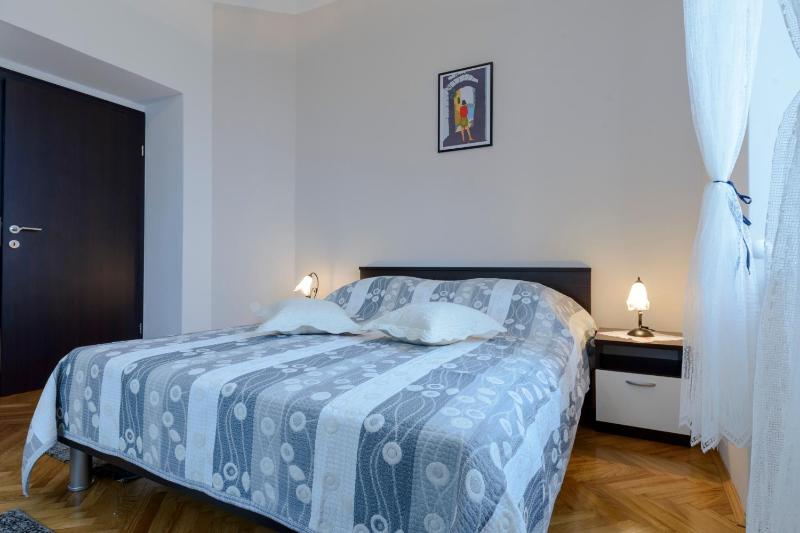One-Bedroom Apartment with Terrace and Sea View image 1