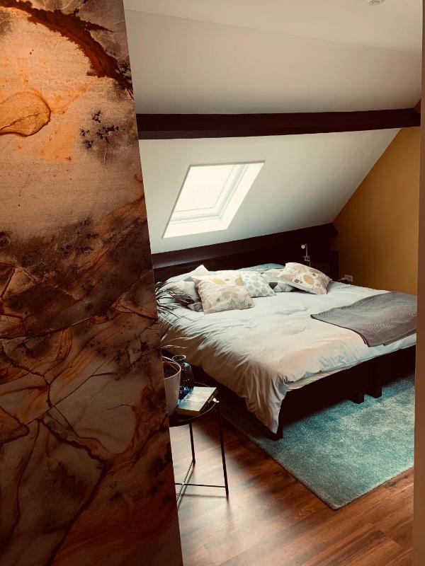Deluxe Double Room image 3