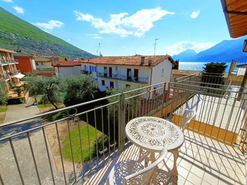 Double Room with Mountain View and Balcony image 4