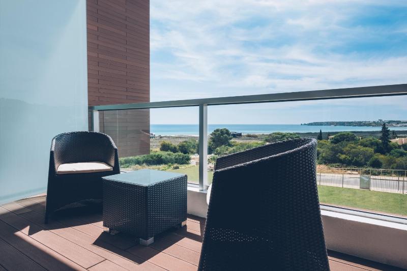 Double Sea View with Priority Location image 3