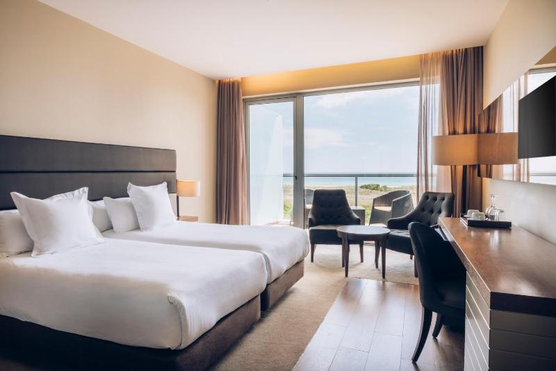Double Sea View with Priority Location image 1