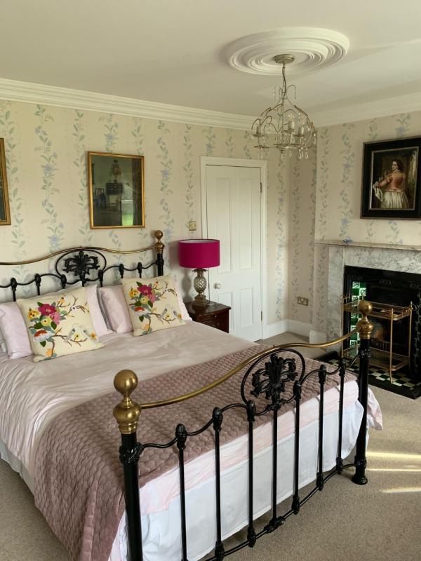 King Room image 4