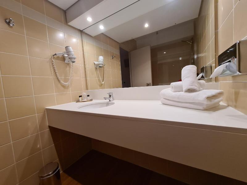 HÔTEL C SUITES chambres spacieuses - image 30