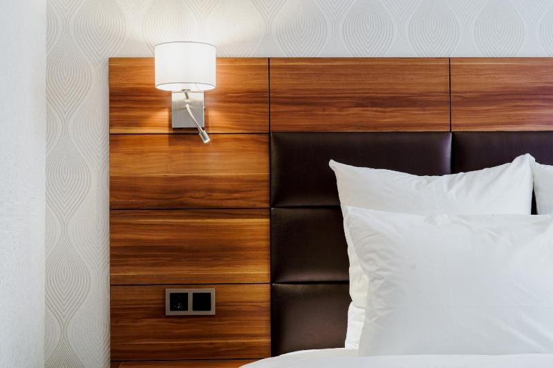 Superior King Room image 1
