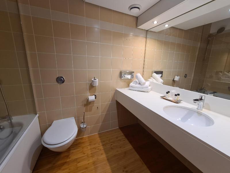 HÔTEL C SUITES chambres spacieuses - image 27