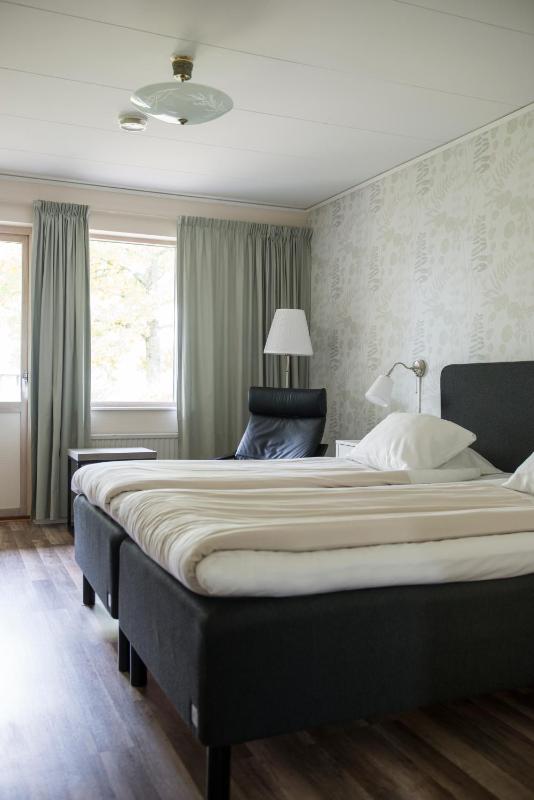 Twin Room with Terrace image 4